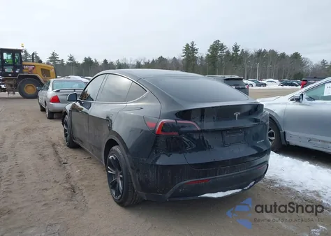 2023 Tesla Model Y Awd/Long Range Dual Motor All-Wheel Drive z USA, uszkodzony, nr VIN 7SAYGDEE1PF612345